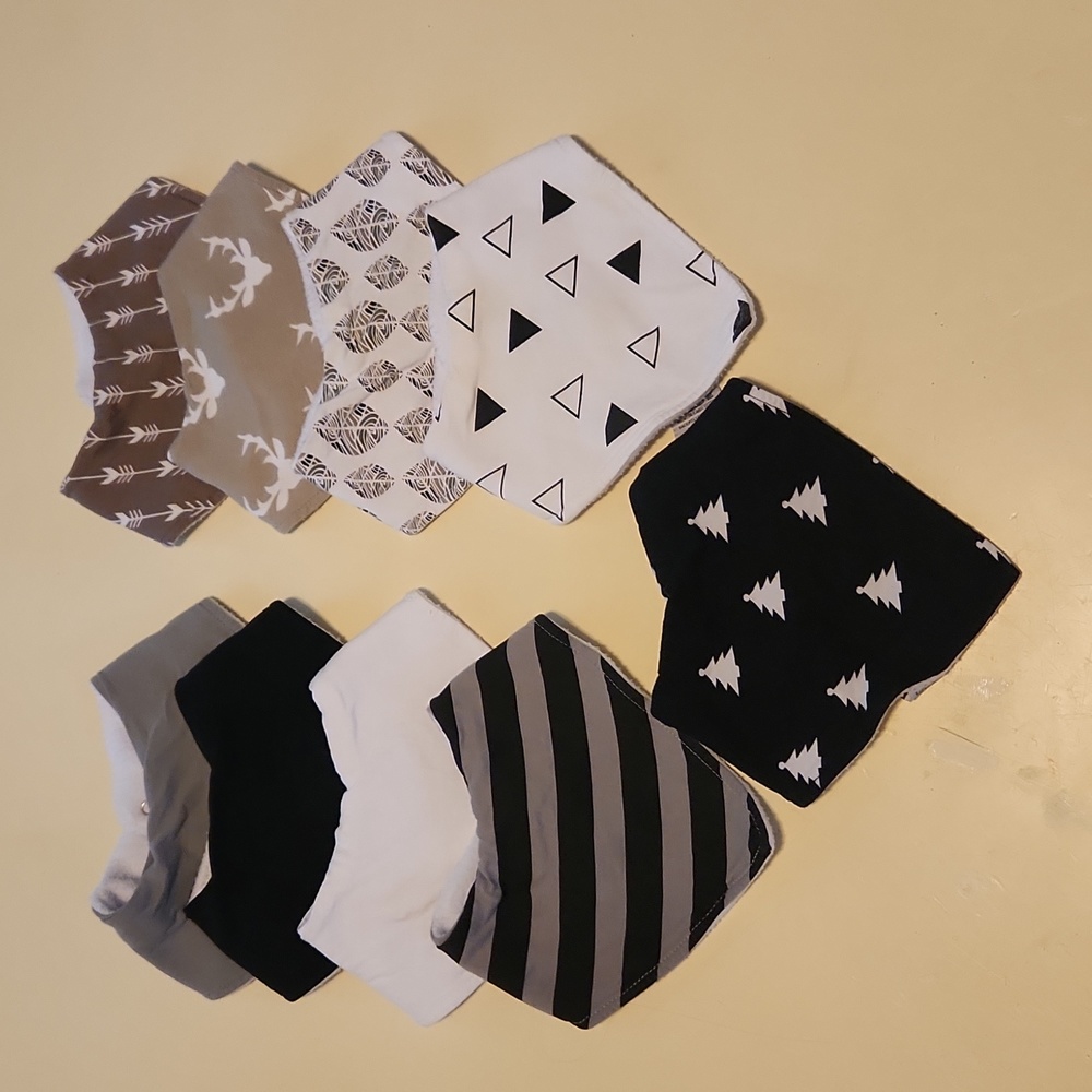 9 newborn bibs